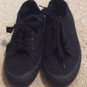 New Aeropostale black sneakers 10